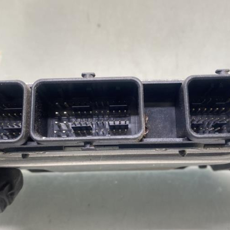 Calculateur moteur RENAULT SCENIC 3 Photo n°3