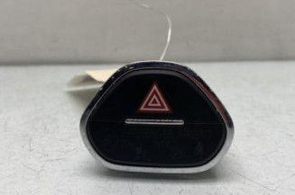Bouton de warning OPEL CORSA E Photo n°1