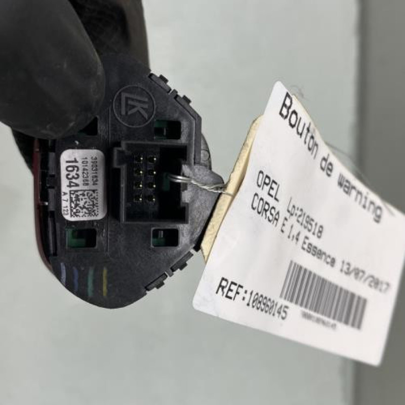 Bouton de warning OPEL CORSA E Photo n°3