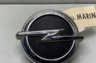 Bouton de coffre OPEL CORSA E Photo n°1