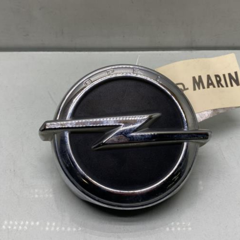 Bouton de coffre OPEL CORSA E Photo n°1