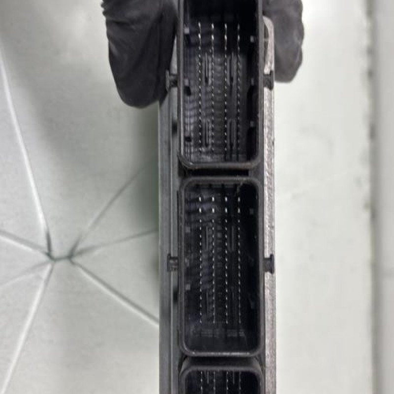 Calculateur moteur RENAULT GRAND SCENIC 3 Photo n°3