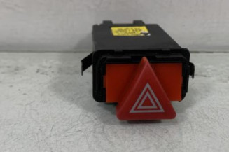 Bouton de warning AUDI A4 1 Photo n°1