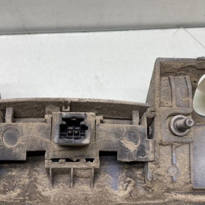 Bouton de coffre PEUGEOT 5008 1 Photo n°3