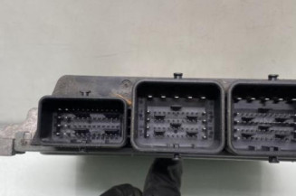 Calculateur moteur PEUGEOT 5008 1
