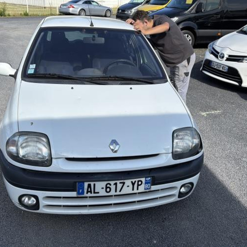 Bloc ABS (freins anti-blocage) RENAULT CLIO 2 Photo n°1