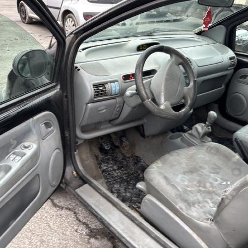 Calculateur moteur RENAULT TWINGO 1 Photo n°15