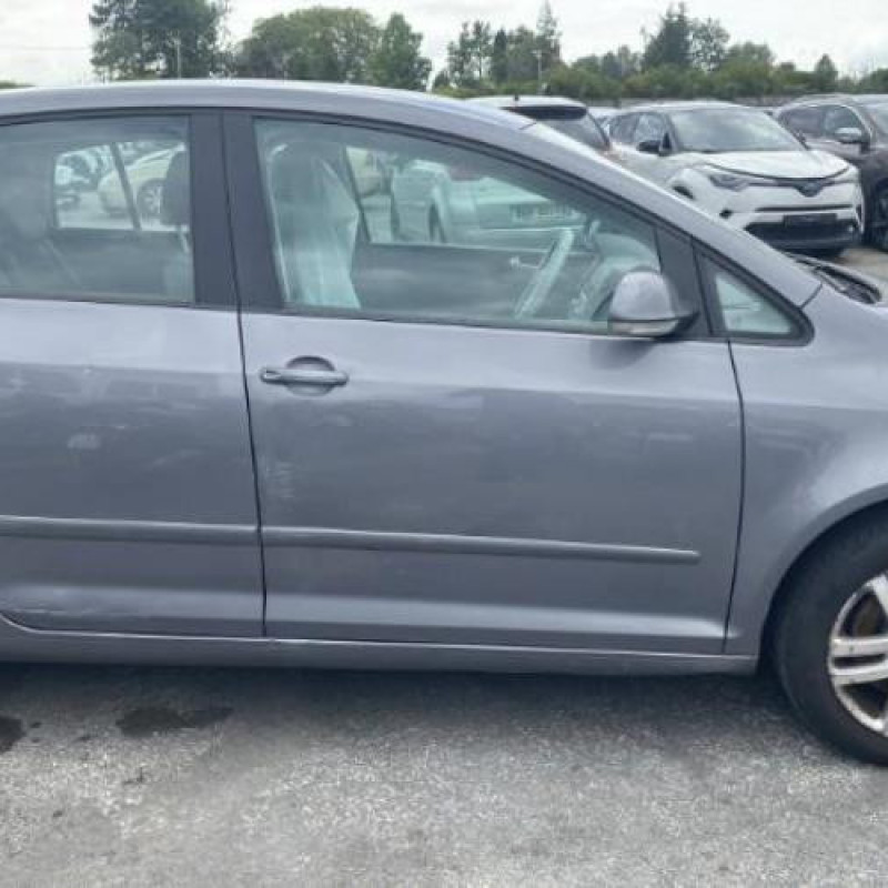 Calculateur moteur VOLKSWAGEN GOLF PLUS Photo n°17