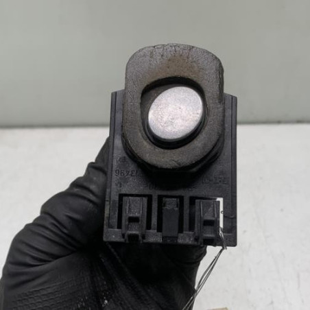 Bouton de coffre PEUGEOT 607 Photo n°1