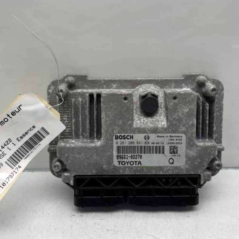 Calculateur moteur TOYOTA YARIS 2 Photo n°1