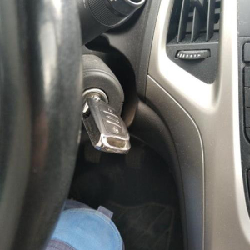 Calculateur moteur OPEL ASTRA J Photo n°13