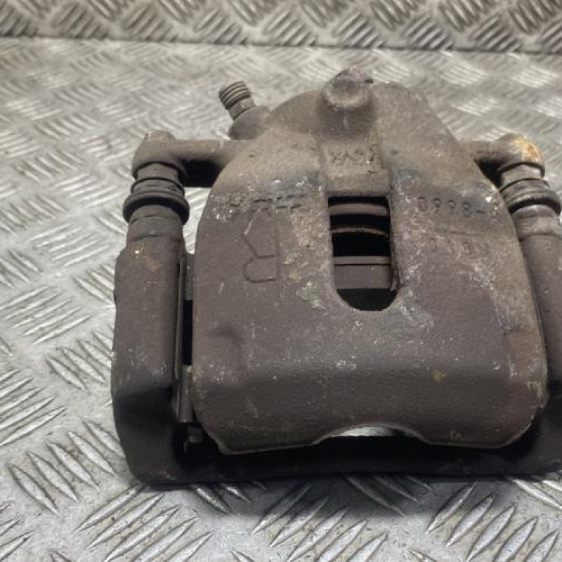 Etrier avant droit (freinage) SUZUKI SWIFT 3 Photo n°1