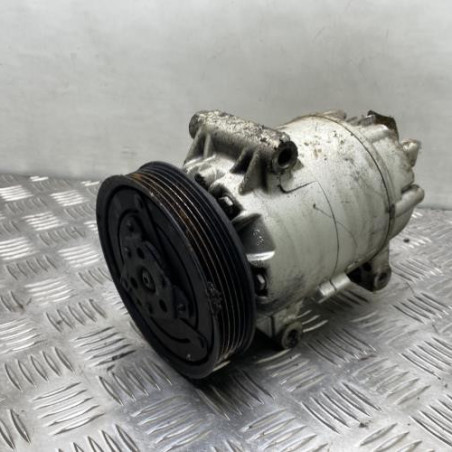 Compresseur clim RENAULT MEGANE 1 Photo n°1