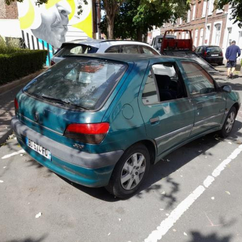 Retroviseur droit PEUGEOT 306 Photo n°9