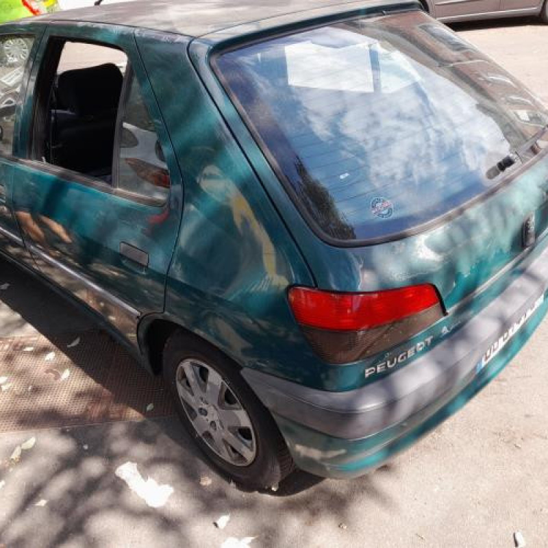 Moteur essuie glace avant PEUGEOT 306 Photo n°9