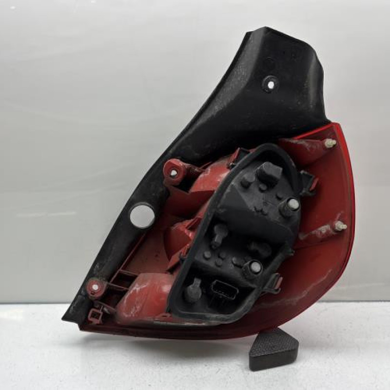 Feu arriere principal gauche (feux) RENAULT CLIO 3 Photo n°5