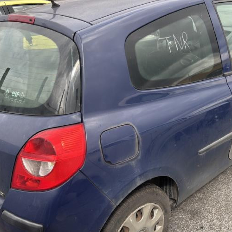 Feu arriere principal gauche (feux) RENAULT CLIO 3 Photo n°9