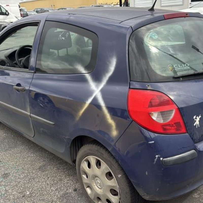 Feu arriere principal gauche (feux) RENAULT CLIO 3 Photo n°10