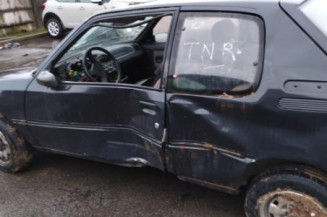 Retroviseur droit PEUGEOT 205