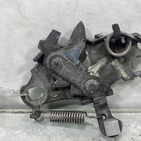 Serrure de capot PEUGEOT 208 1