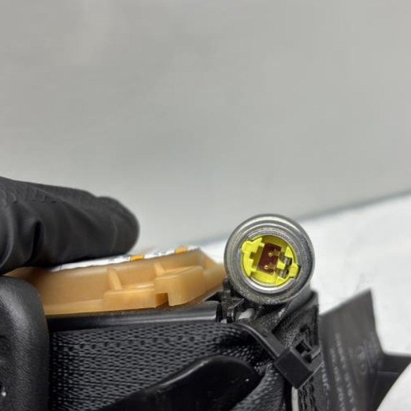 Pretensionneur de ceinture arriere gauche RENAULT KADJAR Photo n°3