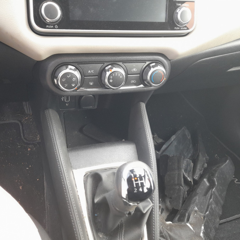 NISSAN MICRA 5 1.0i - 12V TURBO Photo n°8