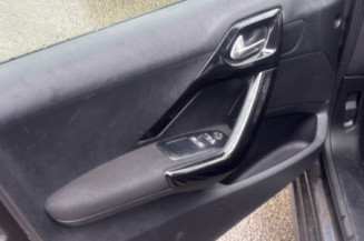 PEUGEOT 208 1 PHASE 2 1.2 VTI - 12V