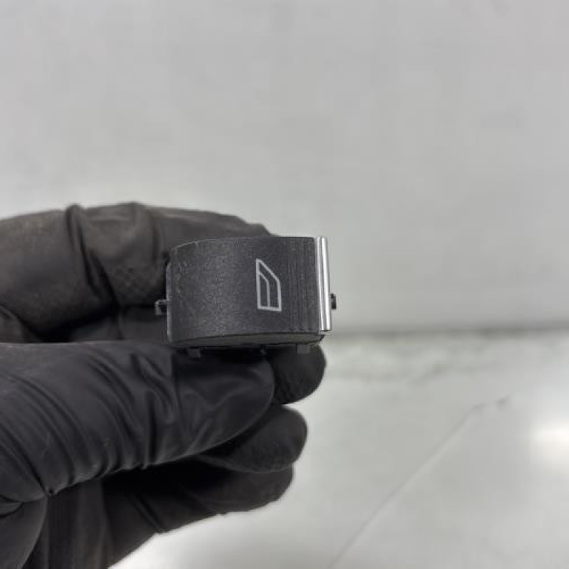 Interrupteur de leve vitre arriere droit FORD KUGA 2 Photo n°1