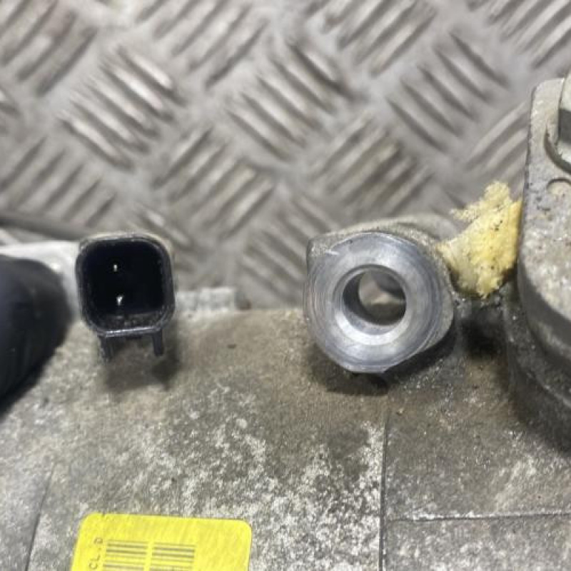 Compresseur clim FORD KUGA 2 Photo n°5