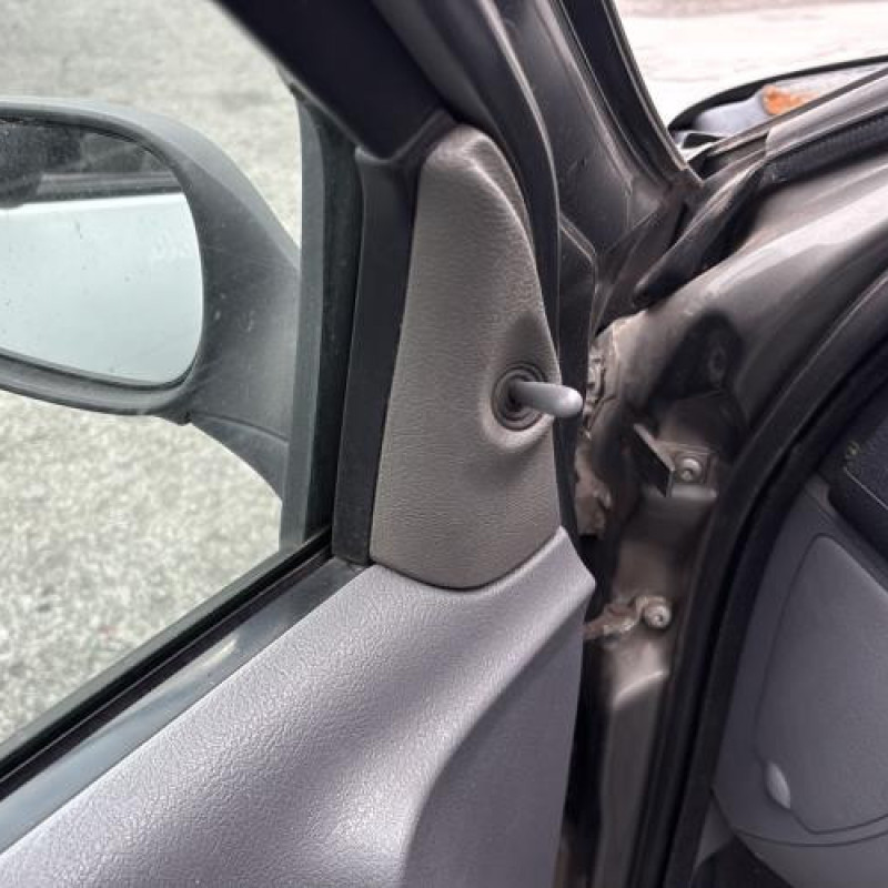 Moteur essuie glace arriere RENAULT CLIO 2 Photo n°12