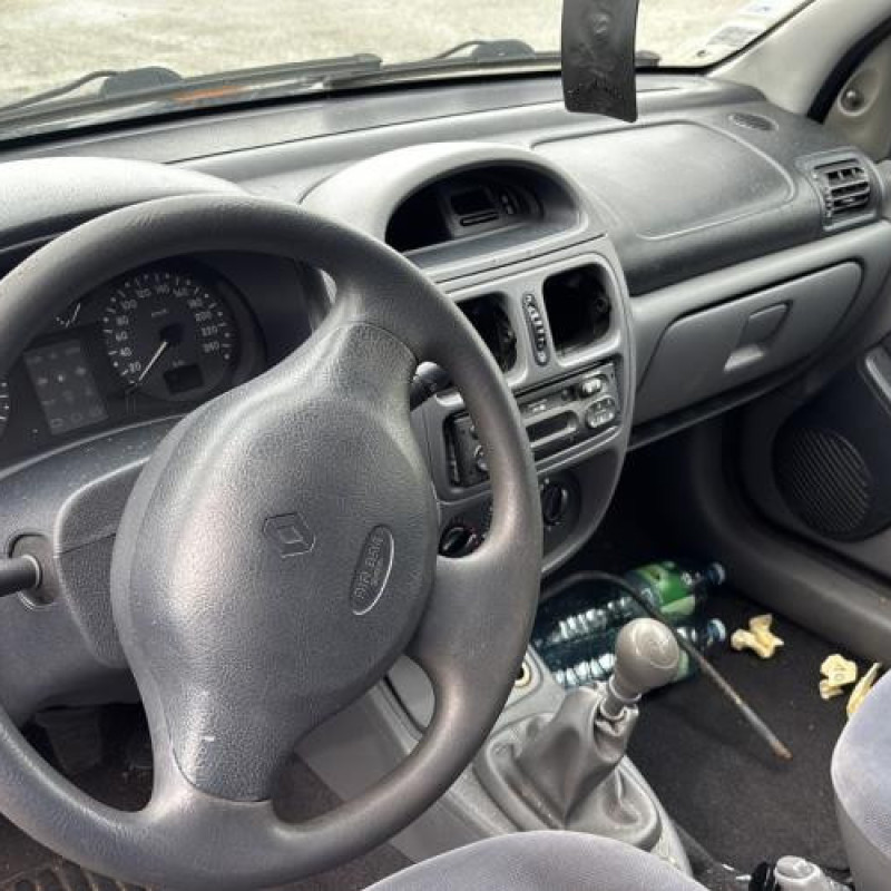 Moteur essuie glace arriere RENAULT CLIO 2 Photo n°16