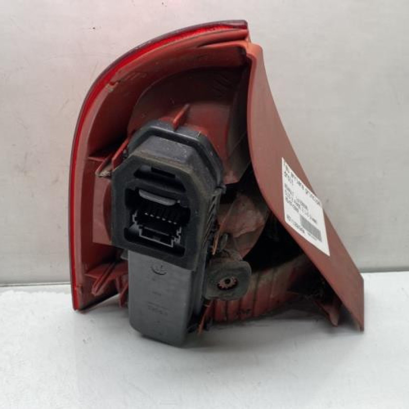 Feu arriere principal droit (feux) RENAULT CLIO 2 Photo n°2