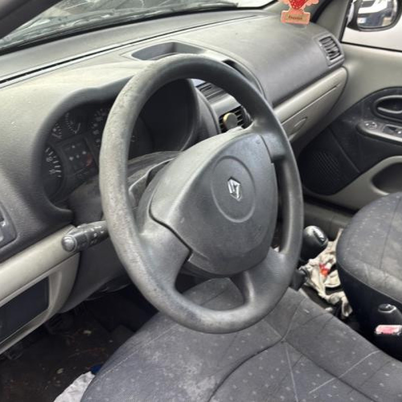 Feu arriere principal droit (feux) RENAULT CLIO 2 Photo n°16