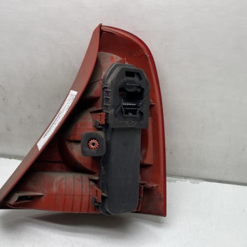 Feu arriere principal gauche (feux) RENAULT CLIO 2 Photo n°2