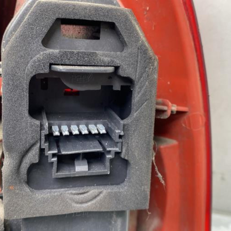 Feu arriere principal gauche (feux) RENAULT CLIO 2 Photo n°3