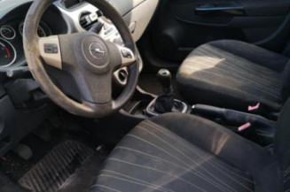 Feu arriere stop central OPEL CORSA D