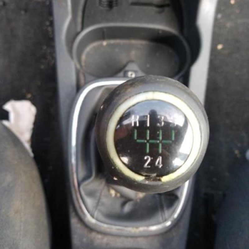 Feu arriere stop central OPEL CORSA D Photo n°11