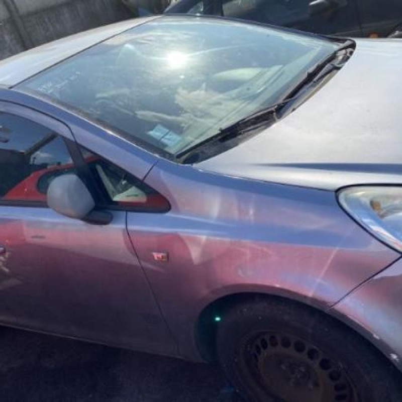 Feu arriere stop central OPEL CORSA D Photo n°15