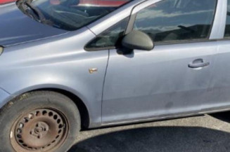 Feu arriere stop central OPEL CORSA D