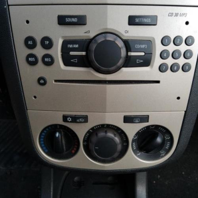 Feu arriere stop central OPEL CORSA D Photo n°18