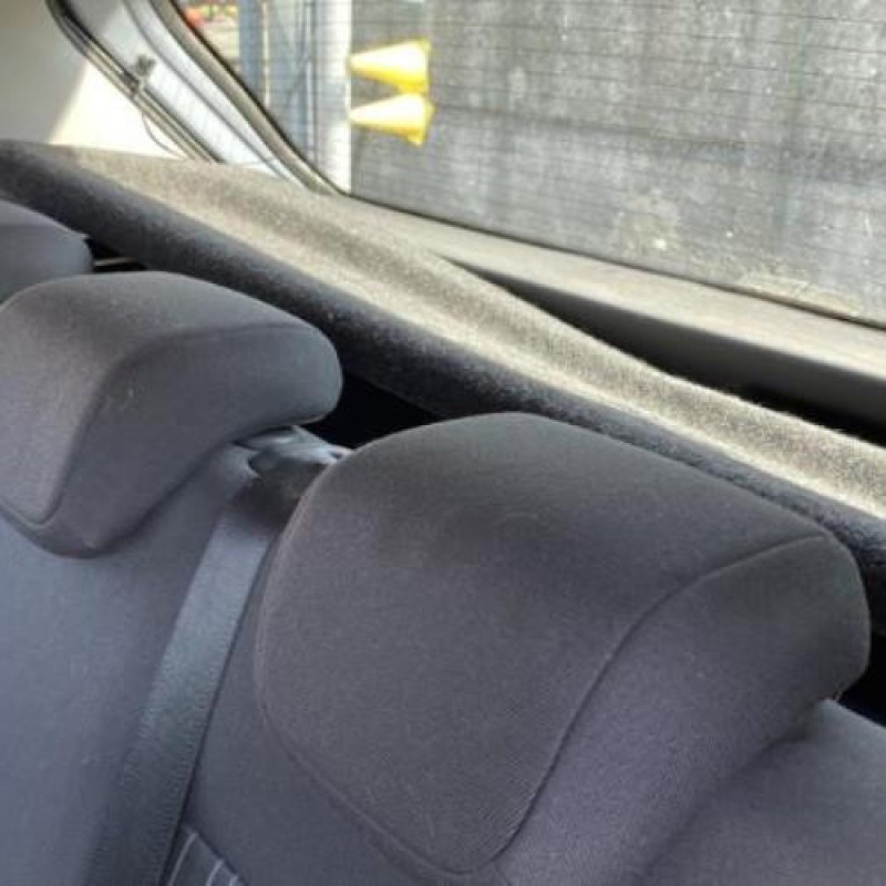 Feu arriere stop central OPEL CORSA D Photo n°19