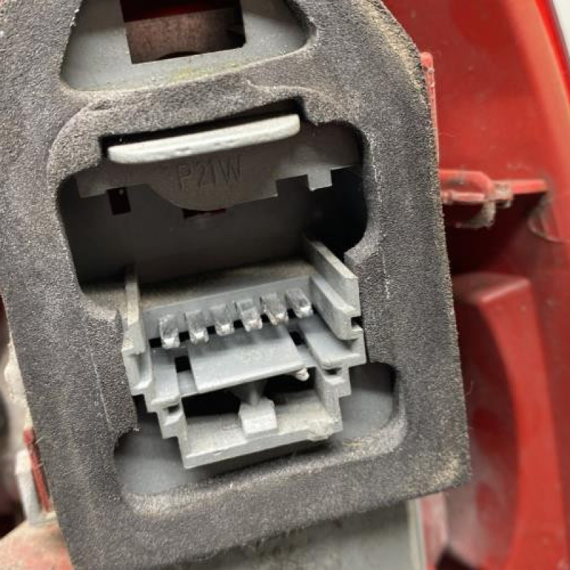 Feu arriere principal gauche (feux) RENAULT CLIO 2 Photo n°3