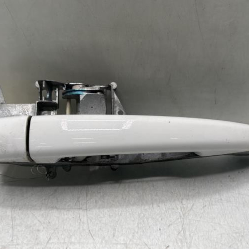 Poignee porte avant droit PEUGEOT 208 1 Photo n°1