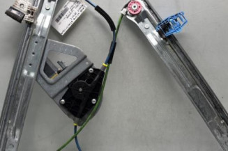 Leve vitre electrique avant droit PEUGEOT 208 1 Photo n°1