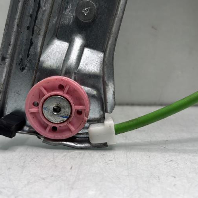 Leve vitre electrique avant droit PEUGEOT 208 1 Photo n°2