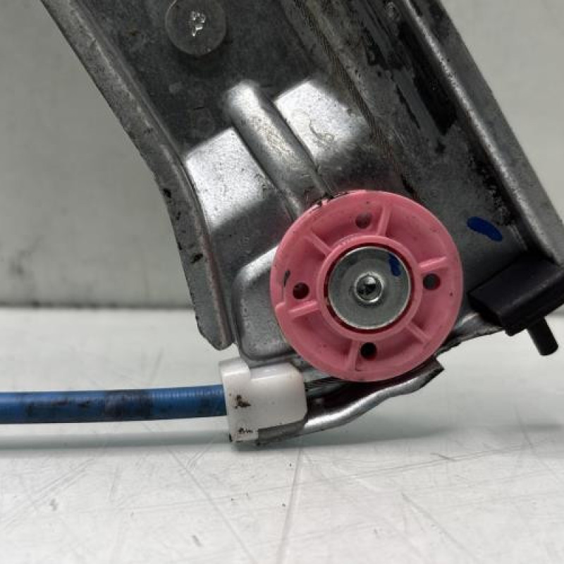 Leve vitre electrique avant droit PEUGEOT 208 1 Photo n°3