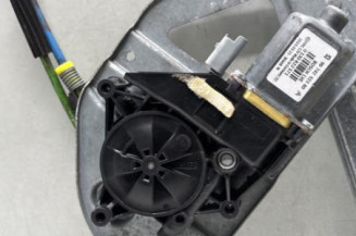 Leve vitre electrique avant droit PEUGEOT 208 1