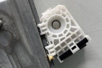 Leve vitre electrique avant droit PEUGEOT 208 1