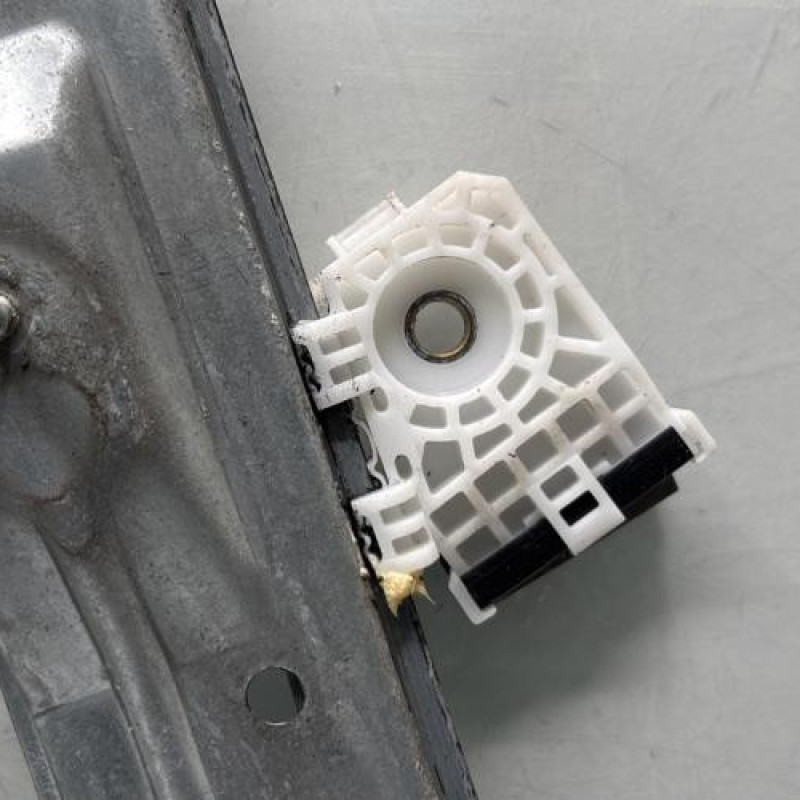 Leve vitre electrique avant droit PEUGEOT 208 1 Photo n°9