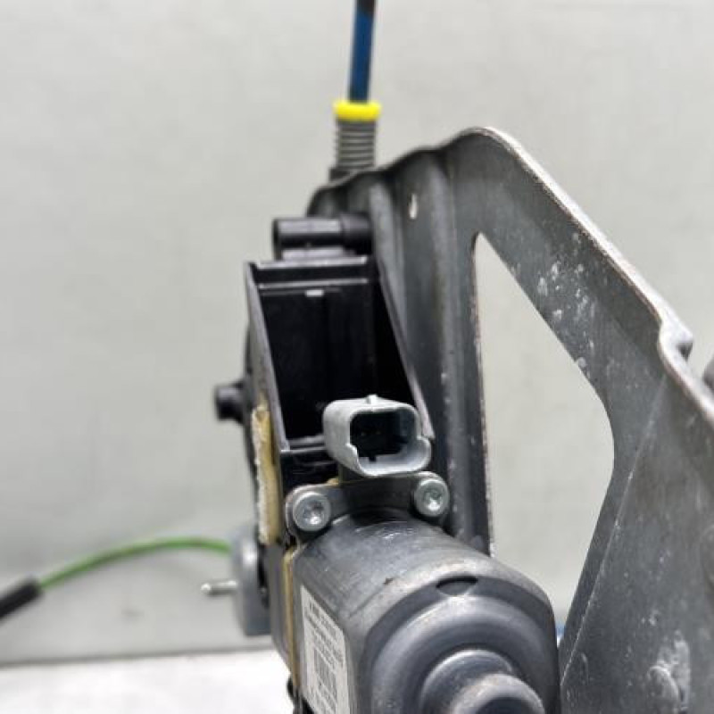 Leve vitre electrique avant droit PEUGEOT 208 1 Photo n°12